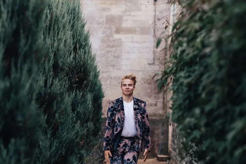 Unique Suit Style