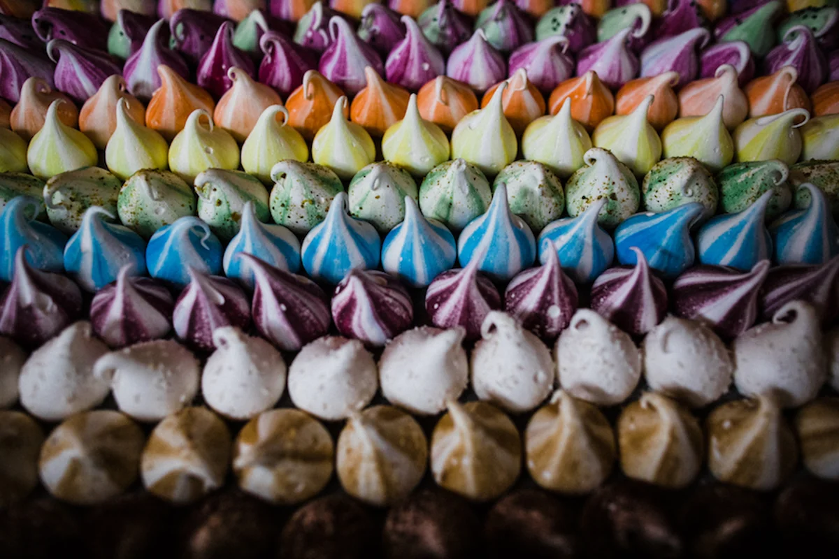 Meringue Girls Kisses Weddingcake