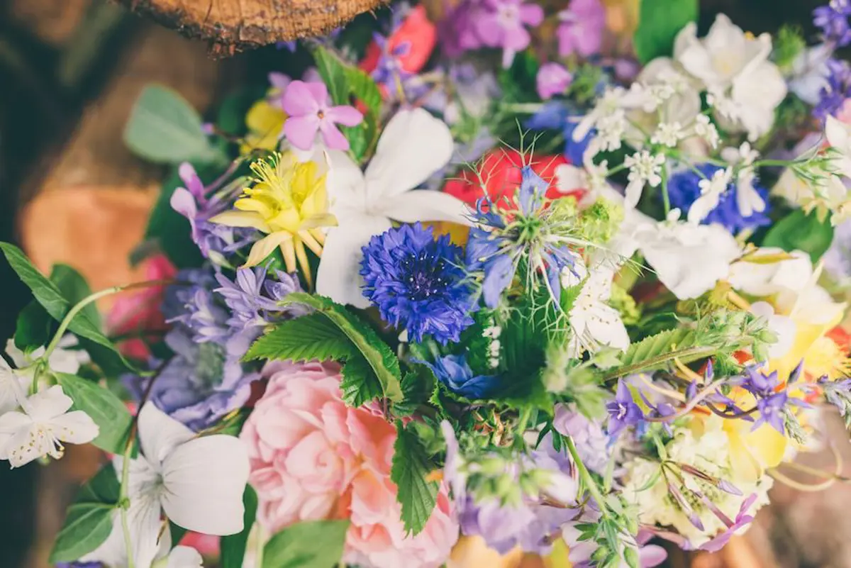 Robtarren Bright Flowers Wedding Trends 2018