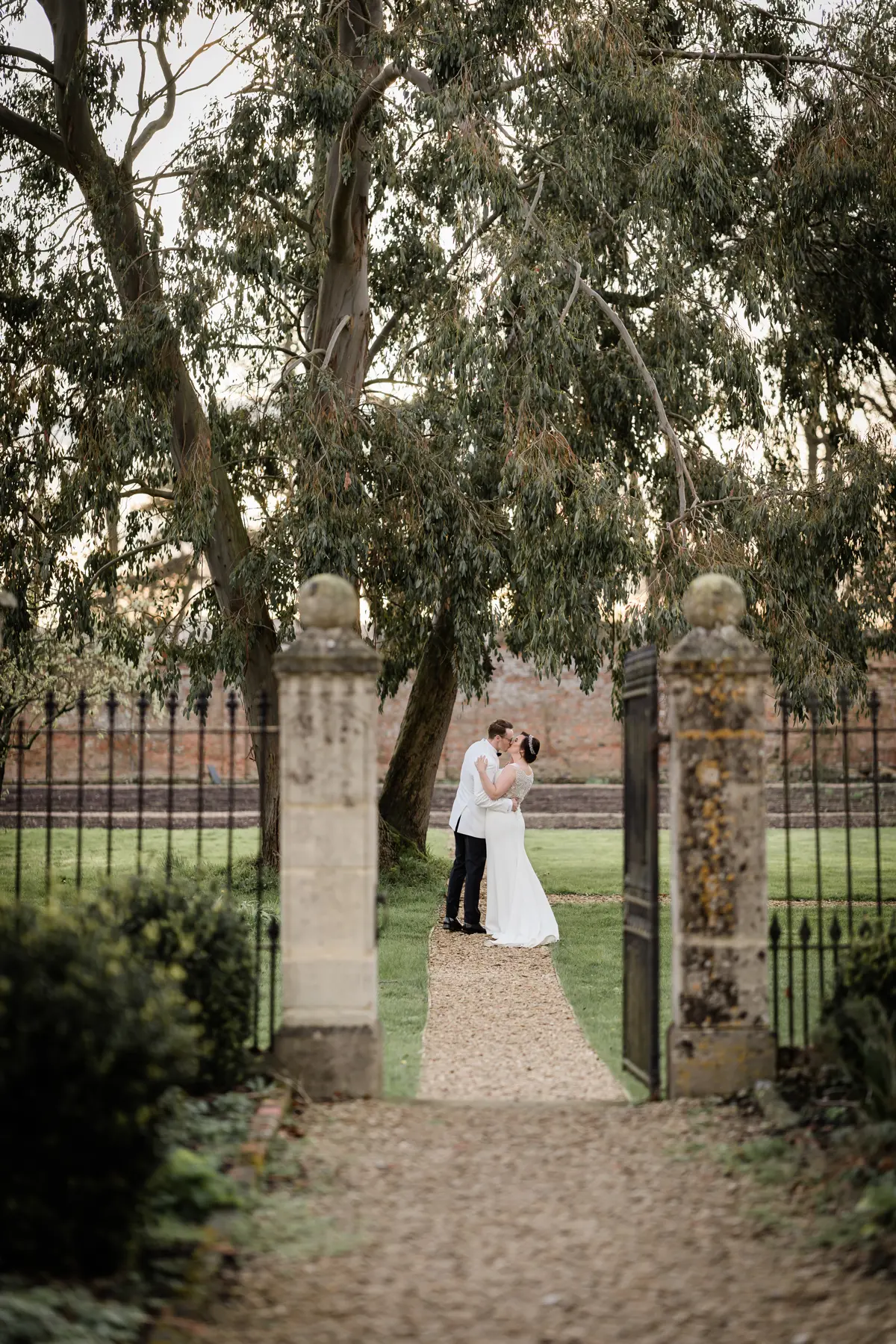 230406Rhianandpaulweddingelmorecourtcopyrightleanacatherinephotography 2065