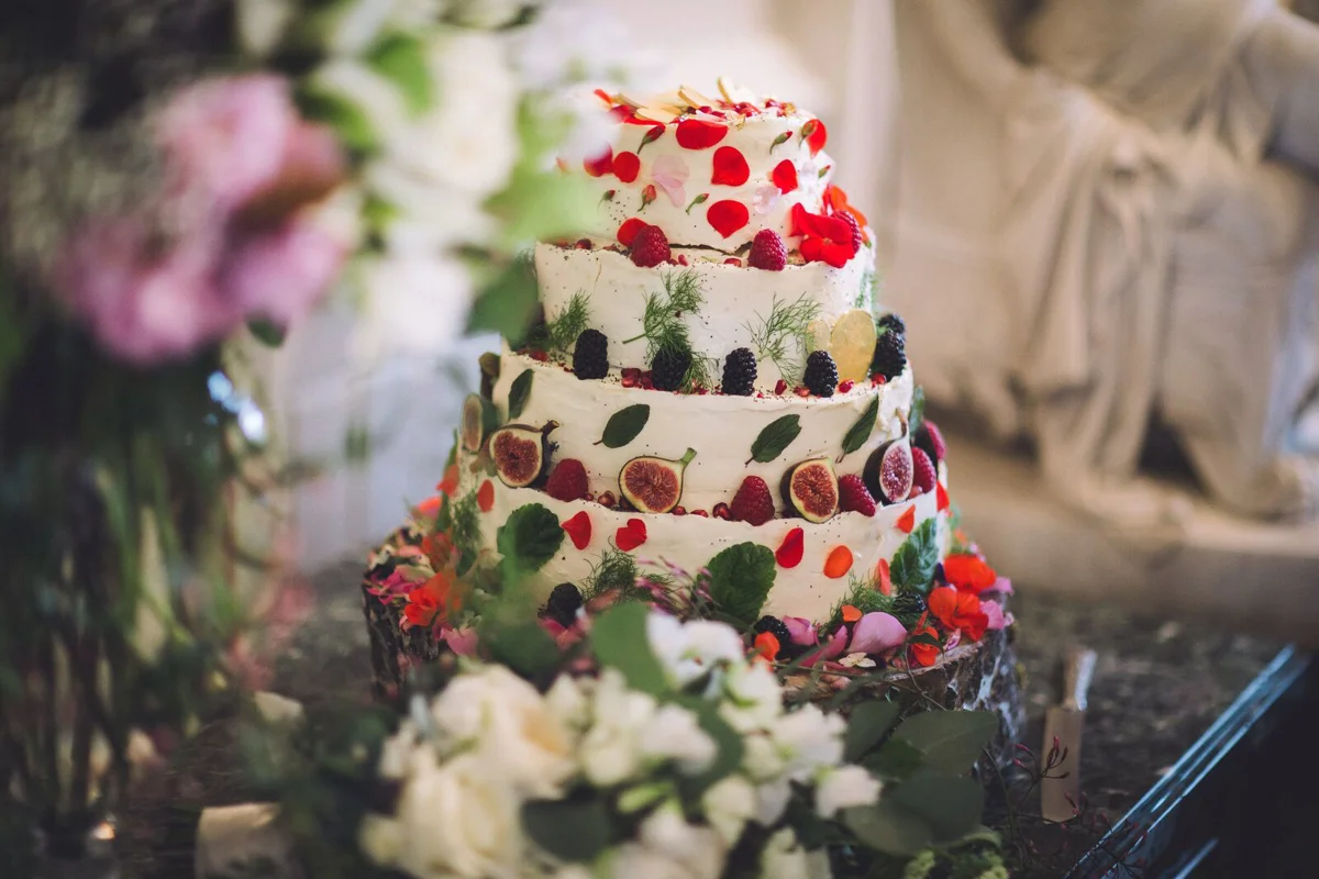 Voyteck Festival Wedding Cake Flowers