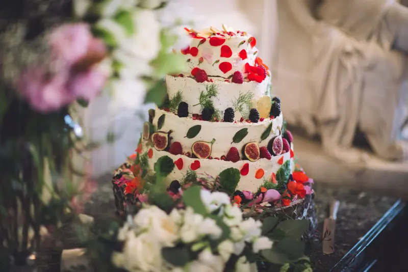Voyteck Festival Wedding Cake Flowers
