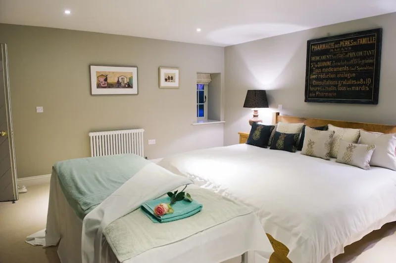 Elmorespa Room1