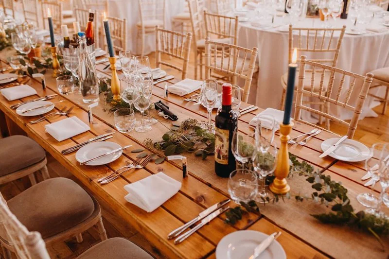 Simple Winter Wedding Decor