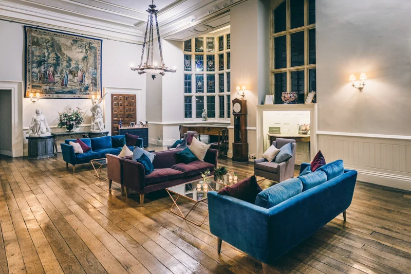 2019 Wedding Trends Velvet Sofas
