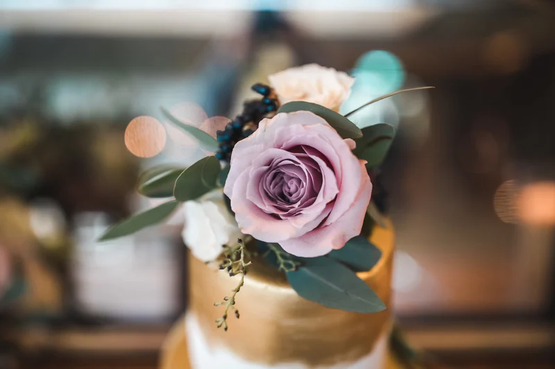 Evedunlop Purple Rose Metallic Weddingcake