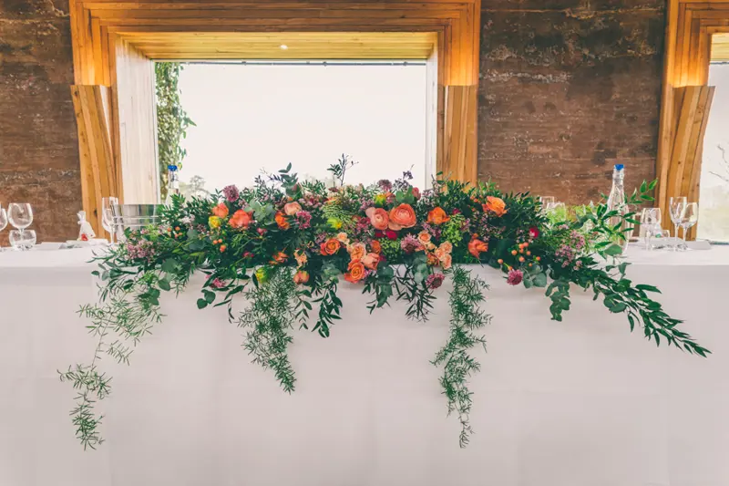 Top Table Flowers Ideas For Wedding