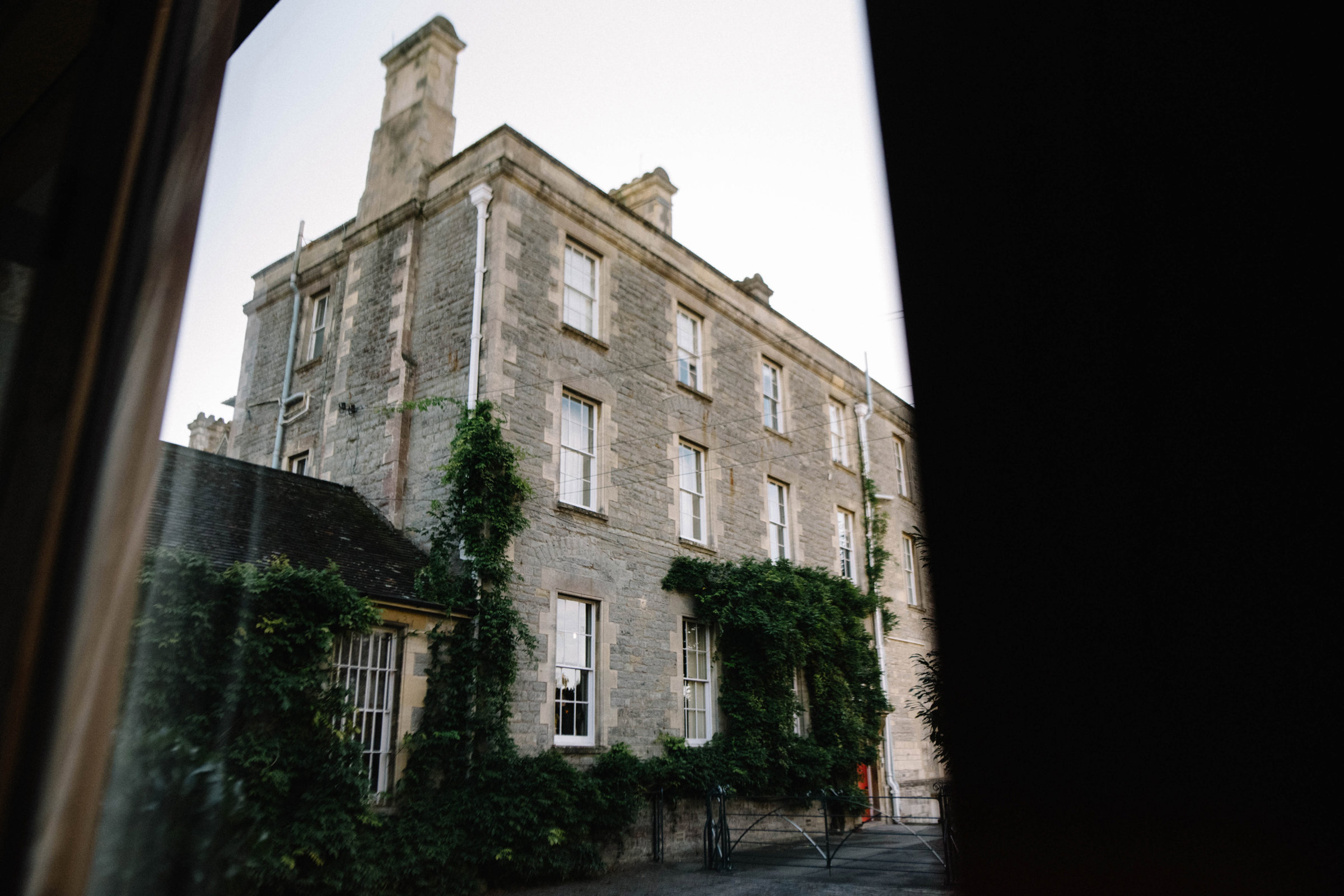 Elmore Court helps couples postpone their weddings with tips and advice from suppliers and team