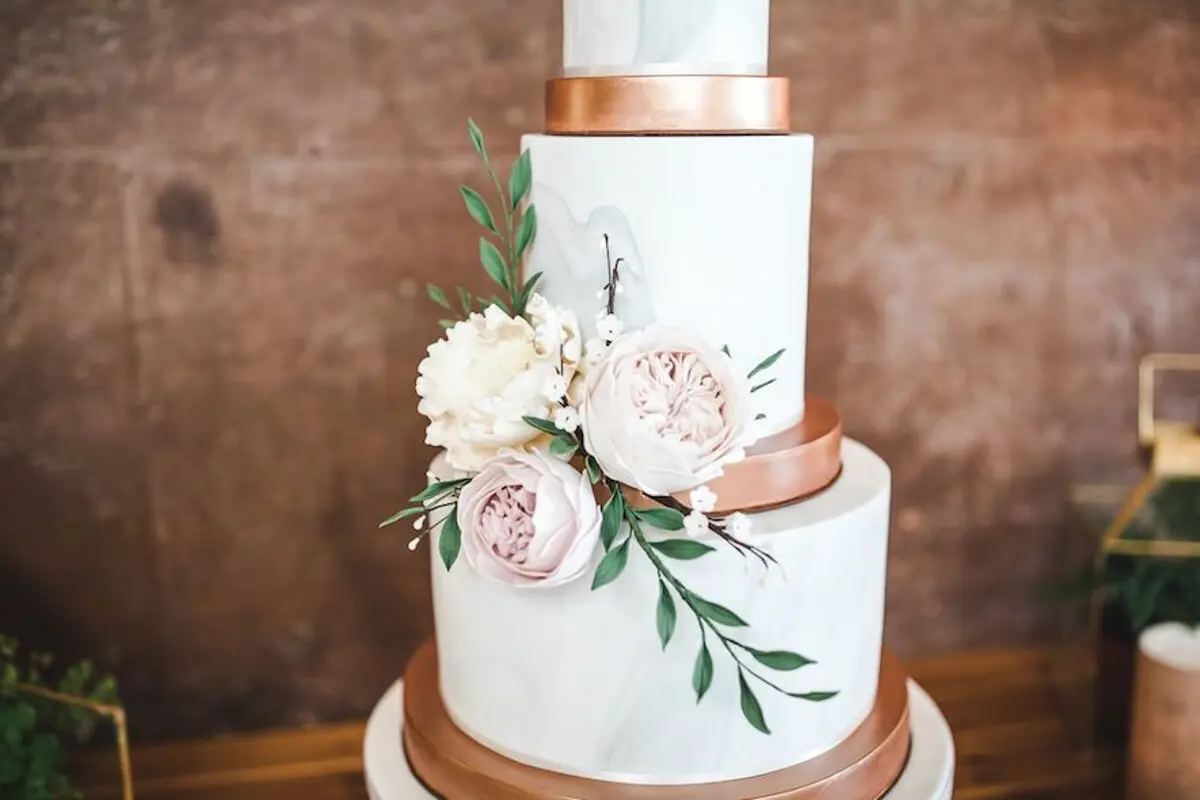 Eve Curtis Rosegold Grey Weddingstyle