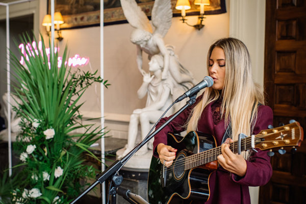 Wedding Singer And Guitarist