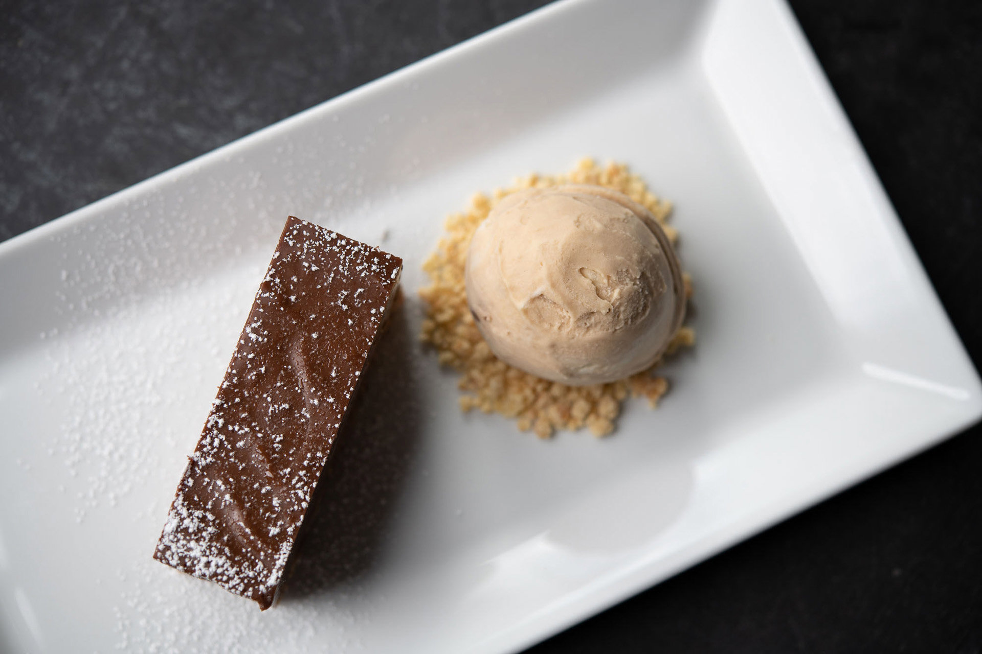 Micro wedding dessert