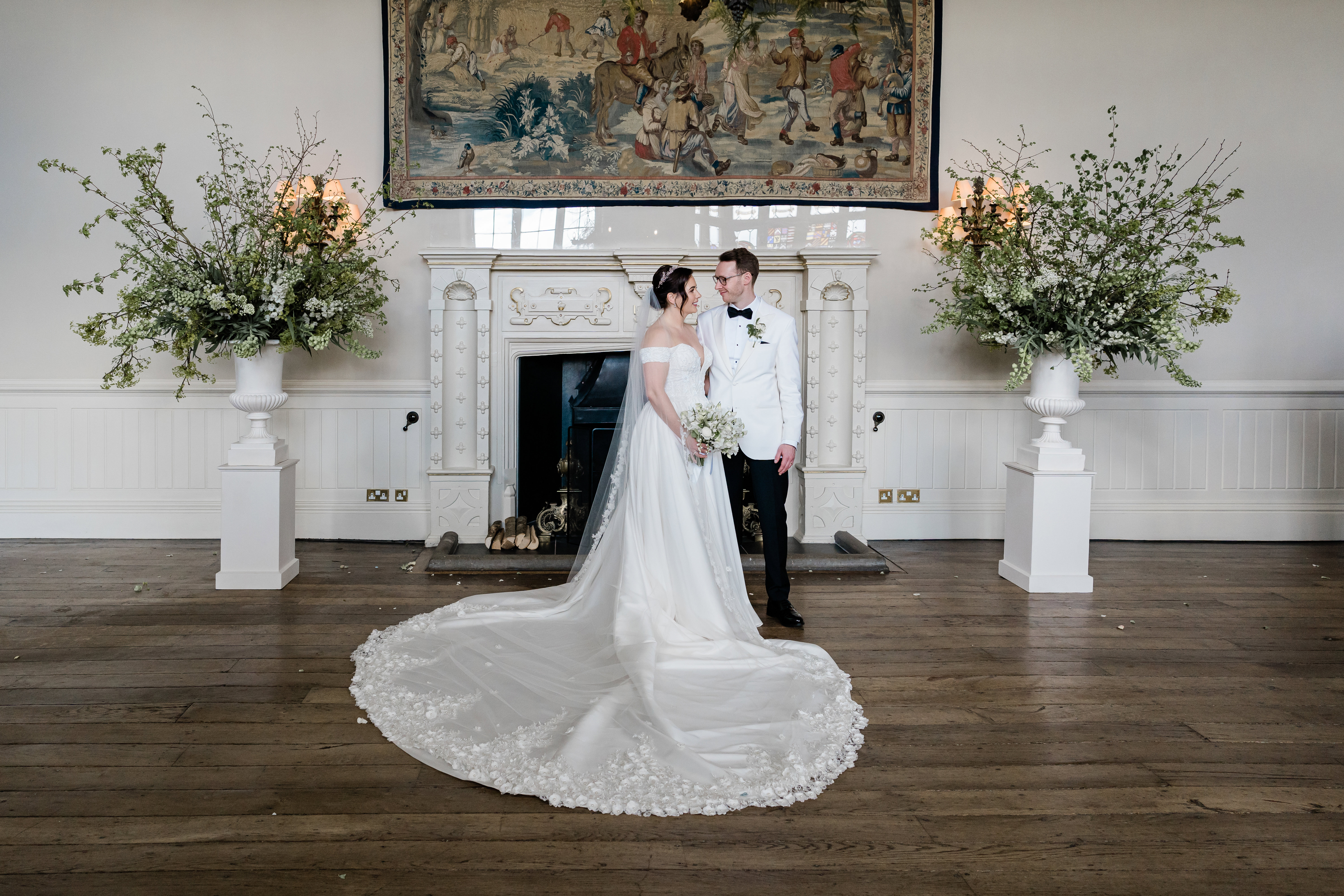230406Rhianandpaulweddingelmorecourtcopyrightleanacatherinephotography 00409