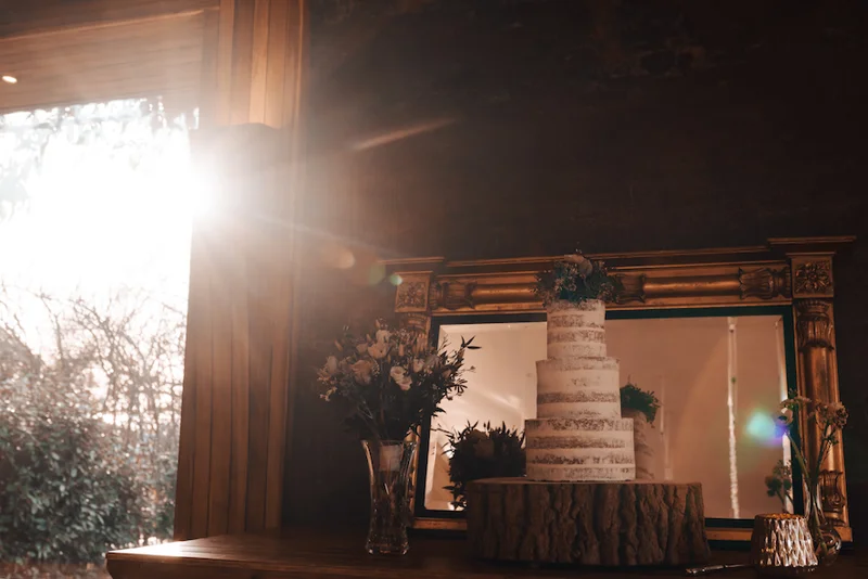 Tomdurn Semi Naked Cake Wedding Style 2018