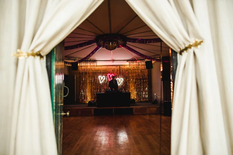 27Wedding Secret Party