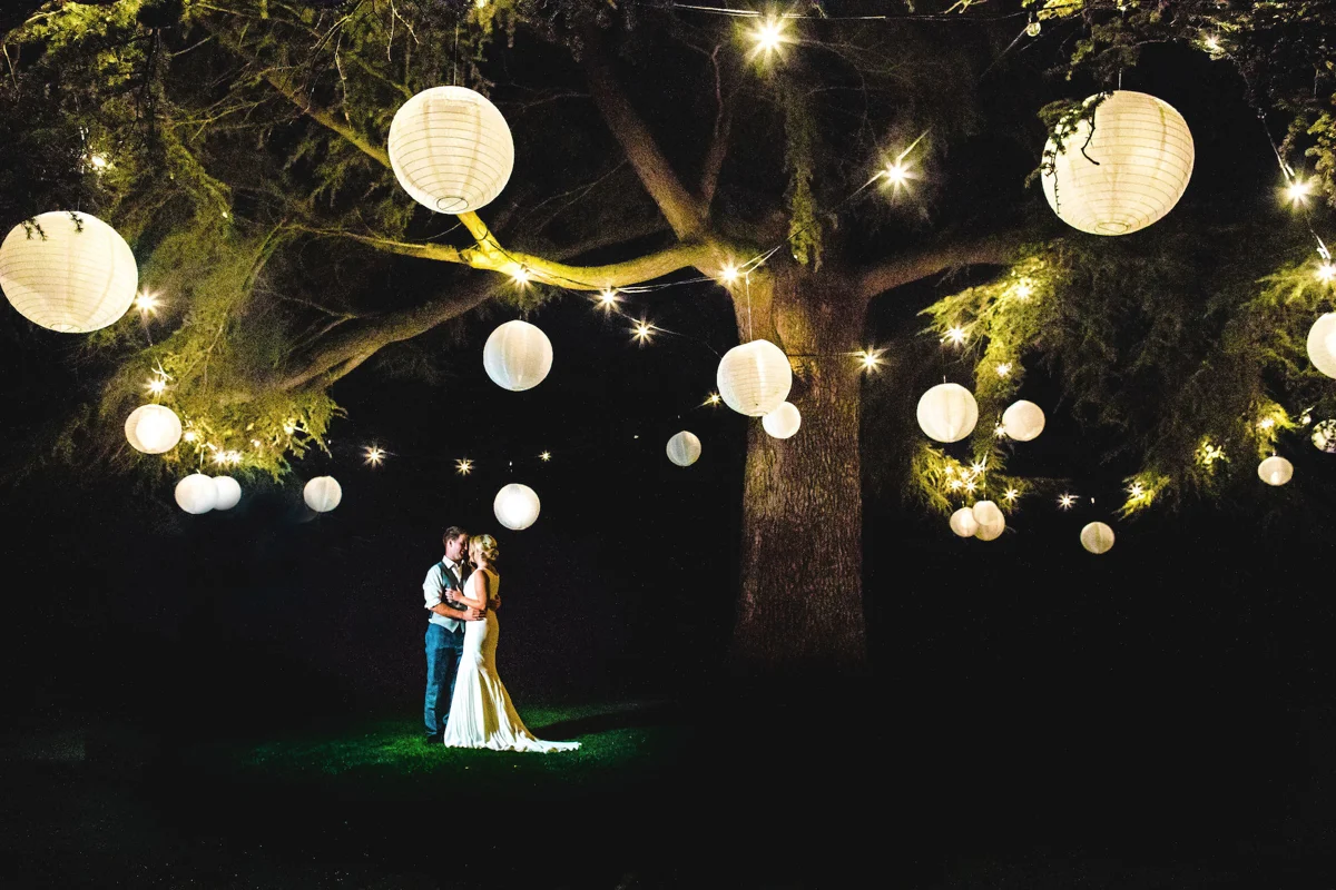 Winter Wedding Lanterns Style