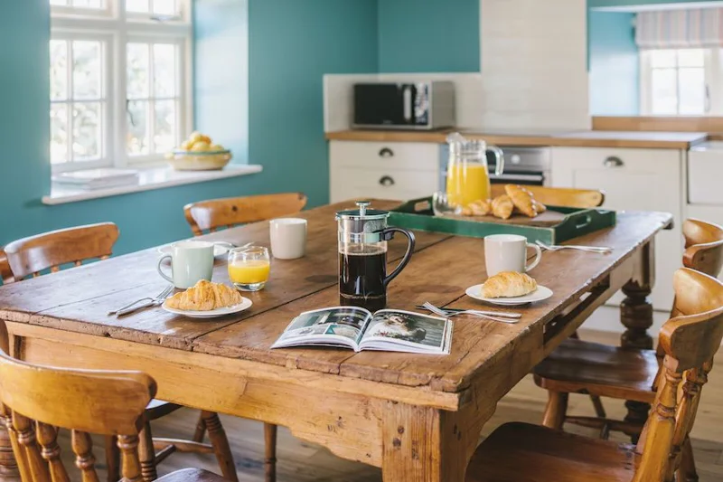 Brettcharles Coach House Accommodation Breakfast