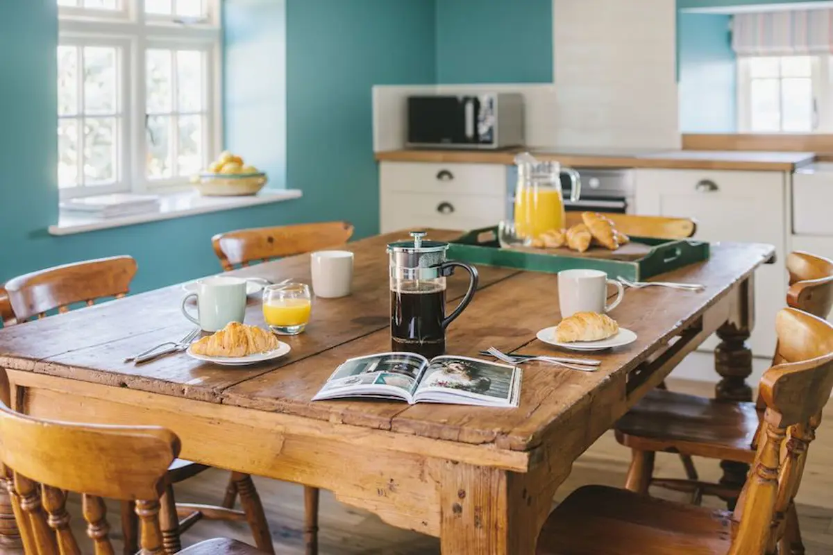 Brettcharles Coach House Accommodation Breakfast
