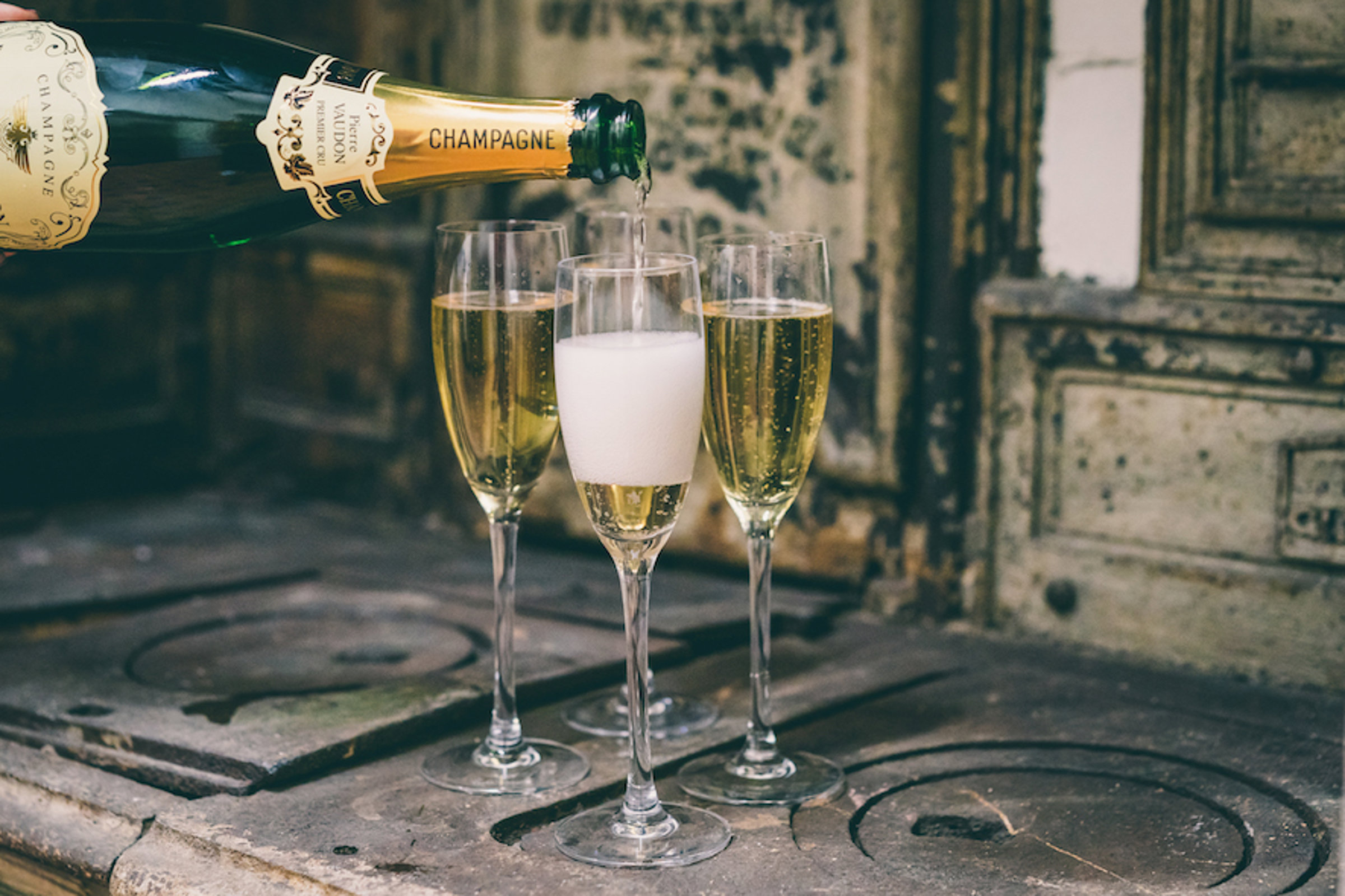 Elmore Champagne Wedding Drinks