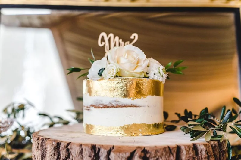 Bigeye Gold Cake Seminaked Wedding
