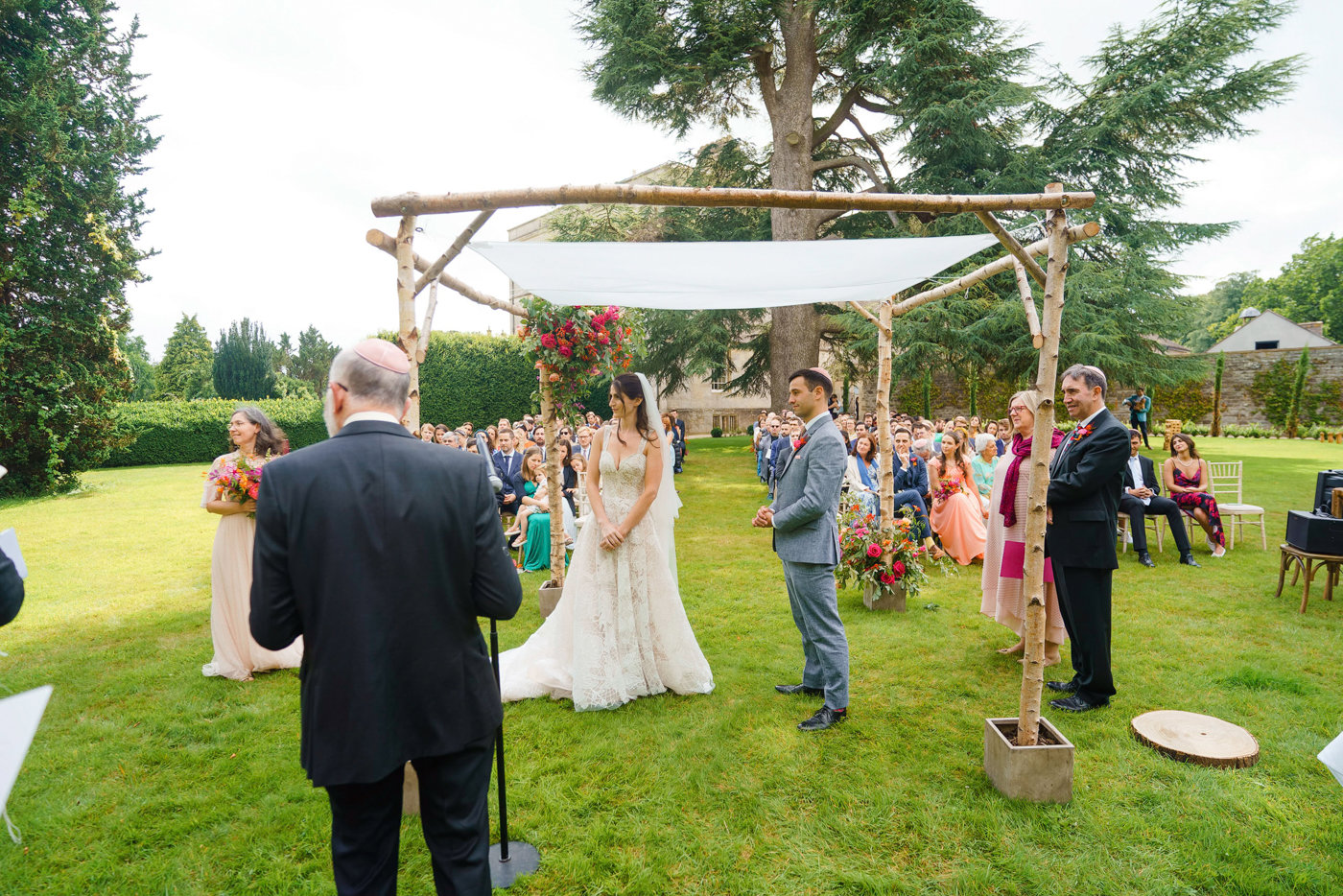 Rabbi Bride Groom Chuppah