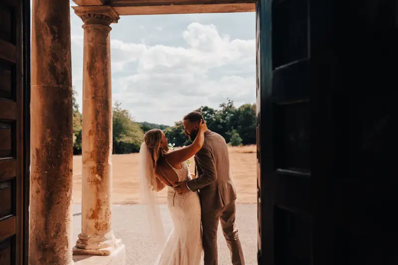 Last Minute Wedding Date 2029