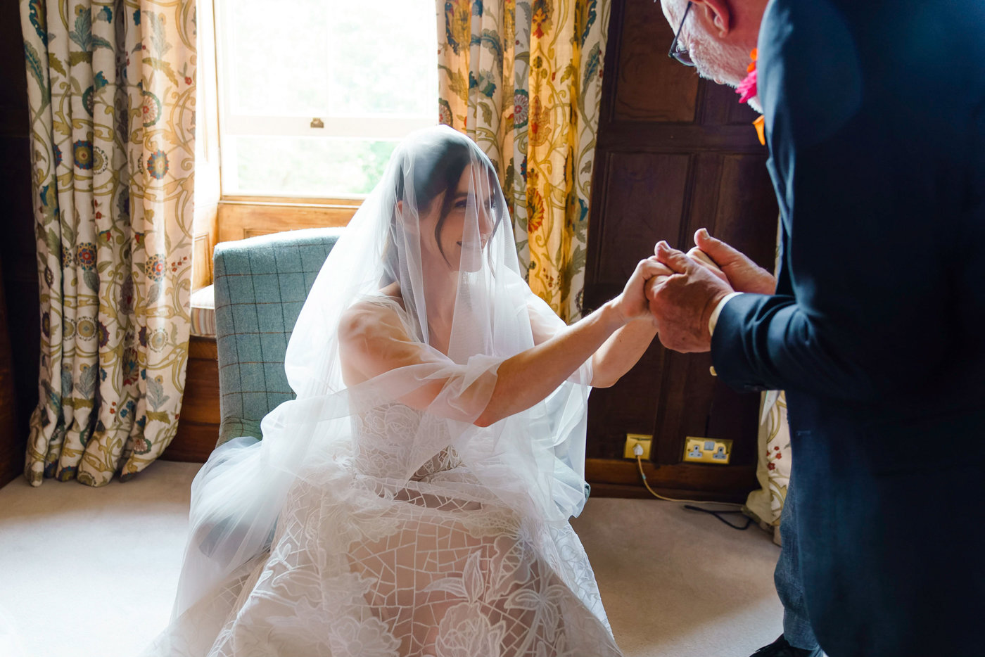 Bride Rabbi Bedecken