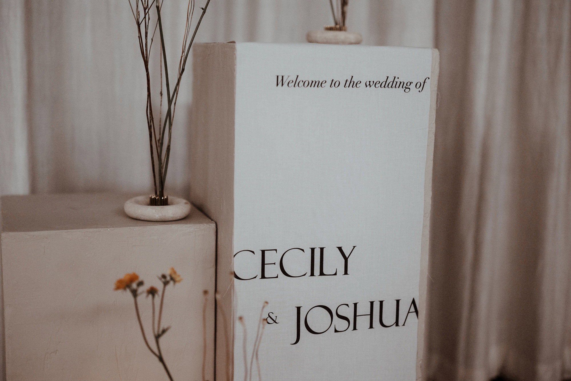 Wild wedding inspiration for a sustainable reception in gloucestershire UK